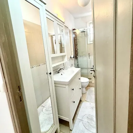 With Bathroom And Small Kitchen Drancy