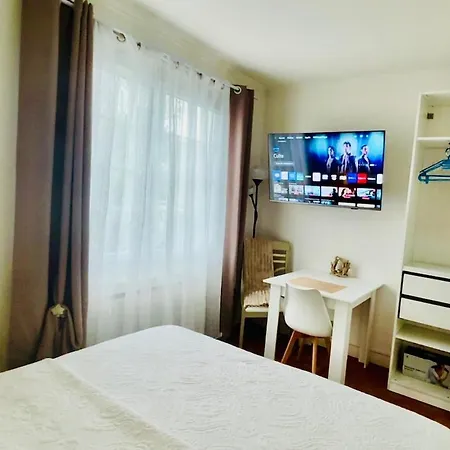 With Bathroom And Small Kitchen Apartment Drancy